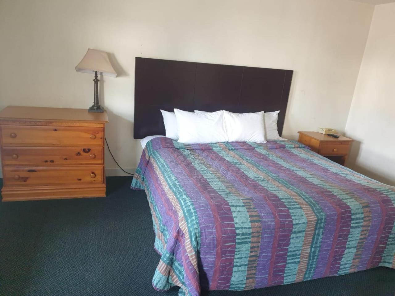 Town & Country Inn シーコンク エクステリア 写真